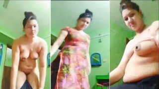 Indian Milf Showing Big Boobs and Beautiful Pink Pussy